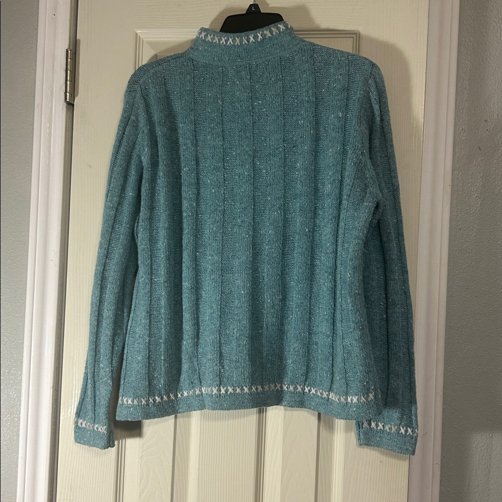 🩵$6 or 3/$10🩵 Woolwich teal heather embroidered sweater - Picture 5 of 6